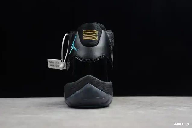 One Kick Jordan Air 11 Gamma Retro 378037-006 Blue 0529
